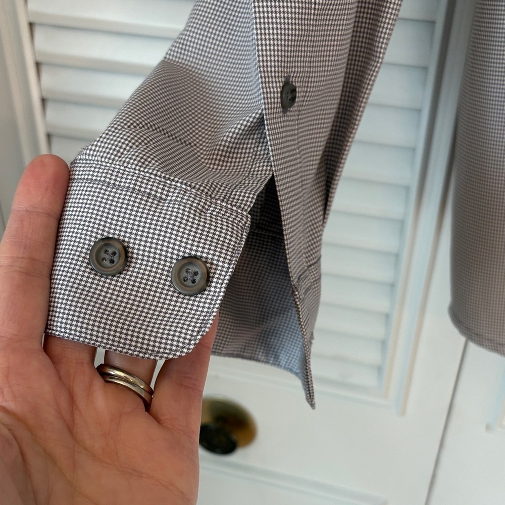 Rustic Ridge Gray Button-Up Performance Shirt - Picture 5 of 9